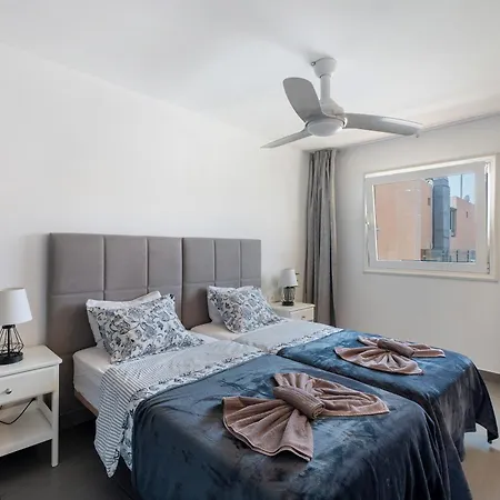Apartamento En Torre Del Sol 美洲海滩